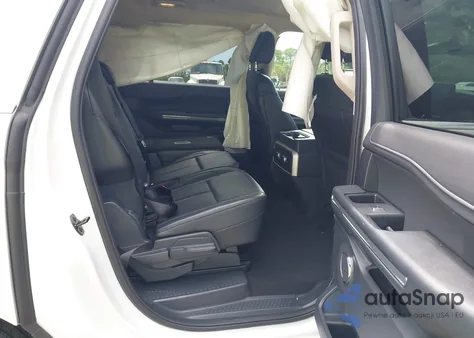 2024 Ford Expedition Xlt Max z USA, uszkodzony, nr VIN 1FMJK1H87REA77247